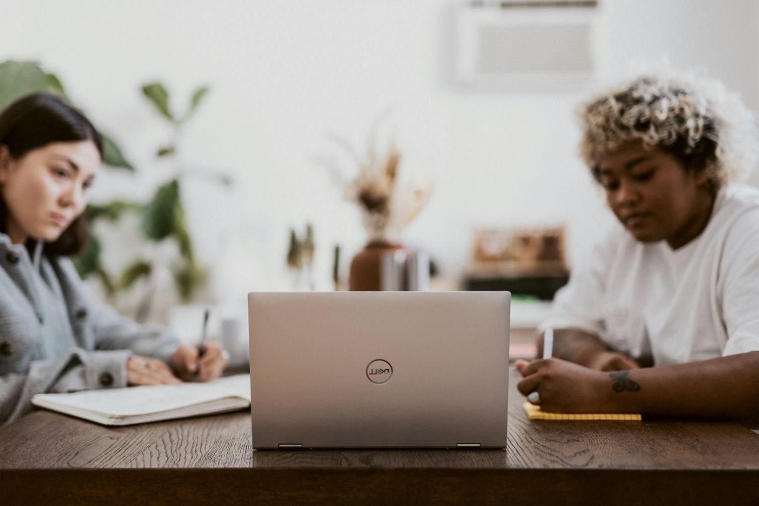 AI株価分析システムのイメージ